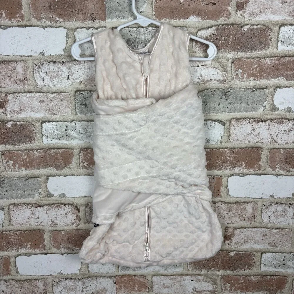 Halo Sleepsack Swaddle Plushy Dot Velboa, Pink Small Newborn 0/3 months baby